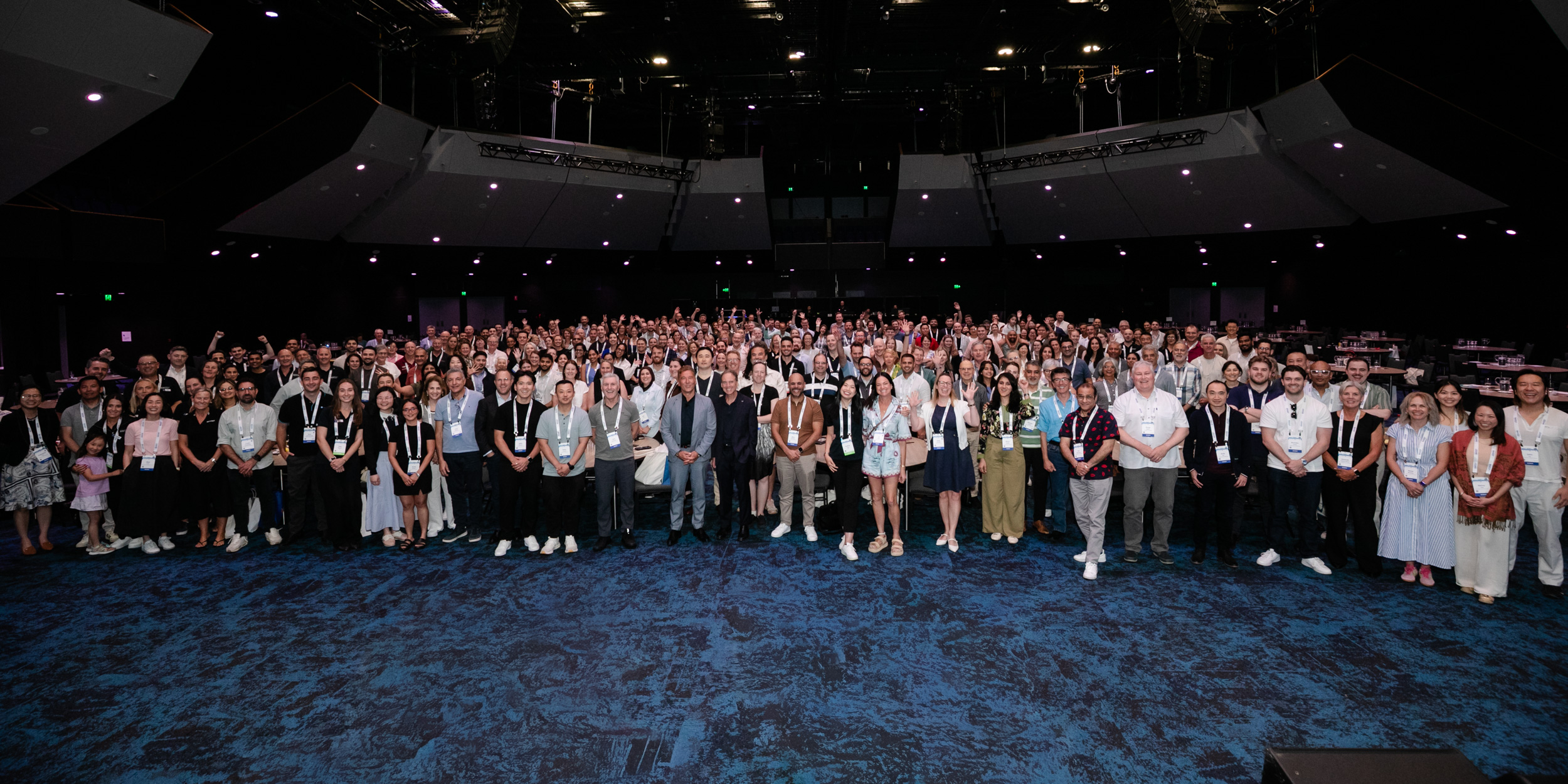 The massive main stage and crowd at the IPA Member Summit